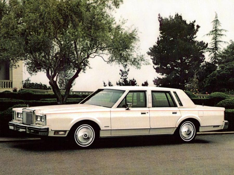  Lincoln Town Car 1981 года  (фото 16 из 20)